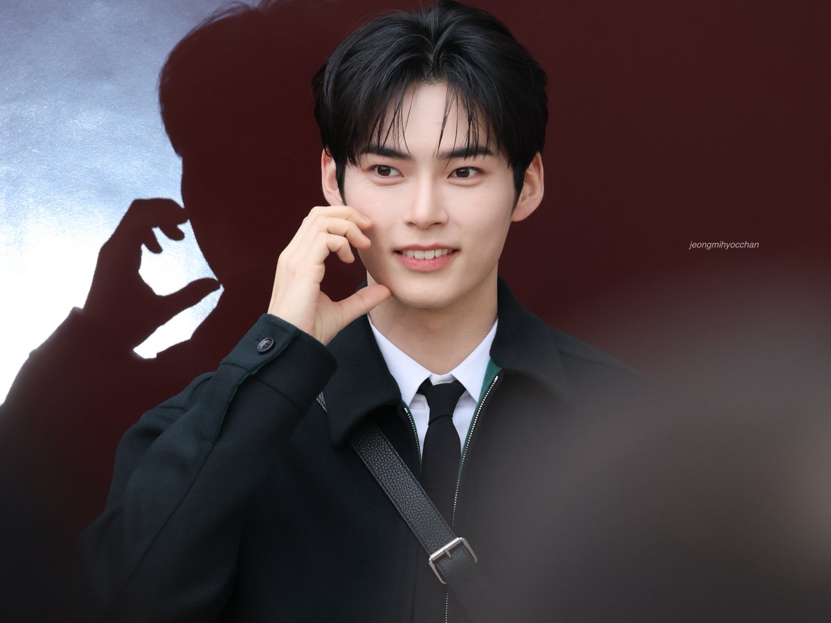 오늘은 #만우절 

왕자님👑👑240305 GUCCI

#ZEROBASEONE #SUNGHANBIN #ZB1 #성한빈 #제로베이스원 240401