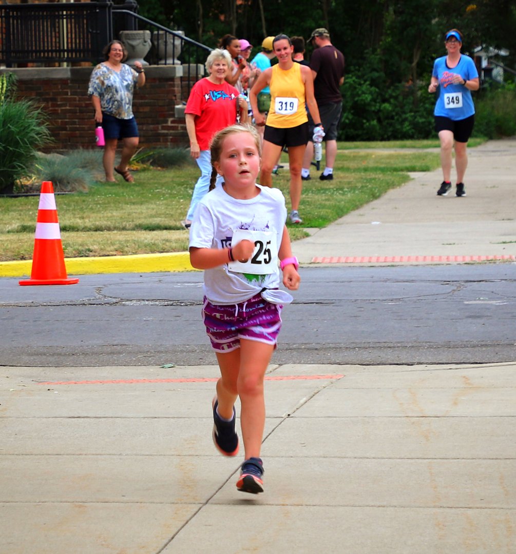 RunAlbion's tweet photo. Happy Easter! We hope your little ones are testing their speed for our 'Kids Fun Run' during your Easter egg hunts. 🐇 🏃 

#HappyEaster #kidsfunrun #RunAlbion #5krace #5kwalk #laceup #egghunt #downtownalbion #michigan #running #sprint #excerise #outdooractivities https://t.co/Cv7BDVOSej
