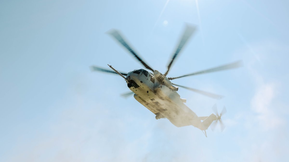 iimefmarines's tweet photo. Dutch Marines with Marine Squadron Carib, Netherlands Marine Corps conduct final exercise of Exercise Caribbean Urban Warrior on Camp Lejeune, North Carolina.
@korpsmariniers
@2dMarDiv
@USMC
@DeptofDefense
#iimef #dutchmarines #allies #2dmardiv https://t.co/ctv8EhrwDE