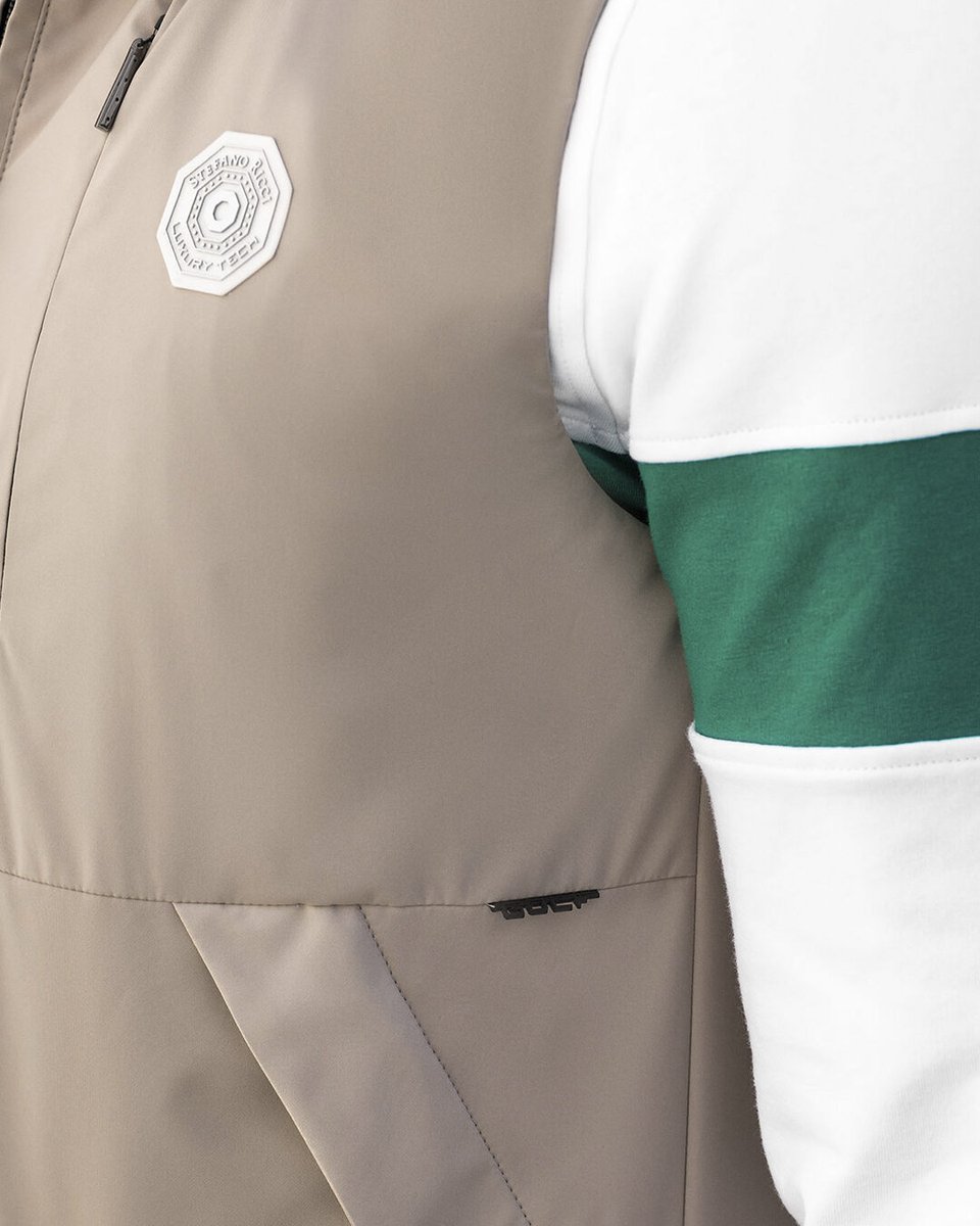 Coordinated outfits feature technical fabrics and the brand's unmistakable signature logo. Discover the STEFANO RICCI sportswear selection. #SR #stefanoricci #SRworld #Madeinitaly #fattoinitalia #SRluxury