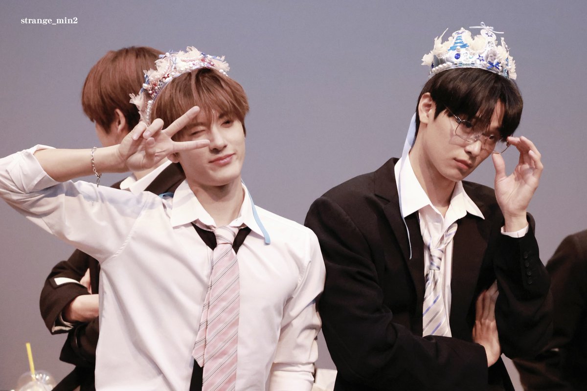 strange_min2's tweet photo. #HappyAprilFoolsDay 

#ERIC #THEBOYZ #에릭 #더보이즈
#주연 #JUYEON
#AprilFoolsDay #만우절 https://t.co/4XlHrxiJ6A