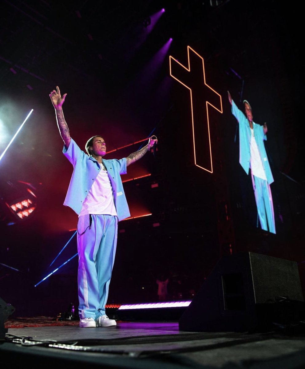 stopedrew's tweet photo. O ‘álbum’ gospel de Justin Bieber, músicas e momentos em que ele fala abertamente sobre sua fé e religião; a thread ✝️🛐 https://t.co/a8xYfuskr4