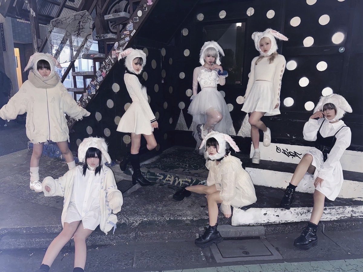 EMPATHY_jp's tweet photo. - - - - - - - - - ꒰ ♡ ꒱ - - - - - - - - -

♡お知らせ♡
本日から...

『ミラクルぴょんぴょんプリンセス』

としてEMPATHYから改名し、うさぎになり新たに活動して参ります。

これからのミラクルぴょんぴょんプリンセスの活動にご期待ください♡

#ミラぴょん https://t.co/Gqeqwtg15R