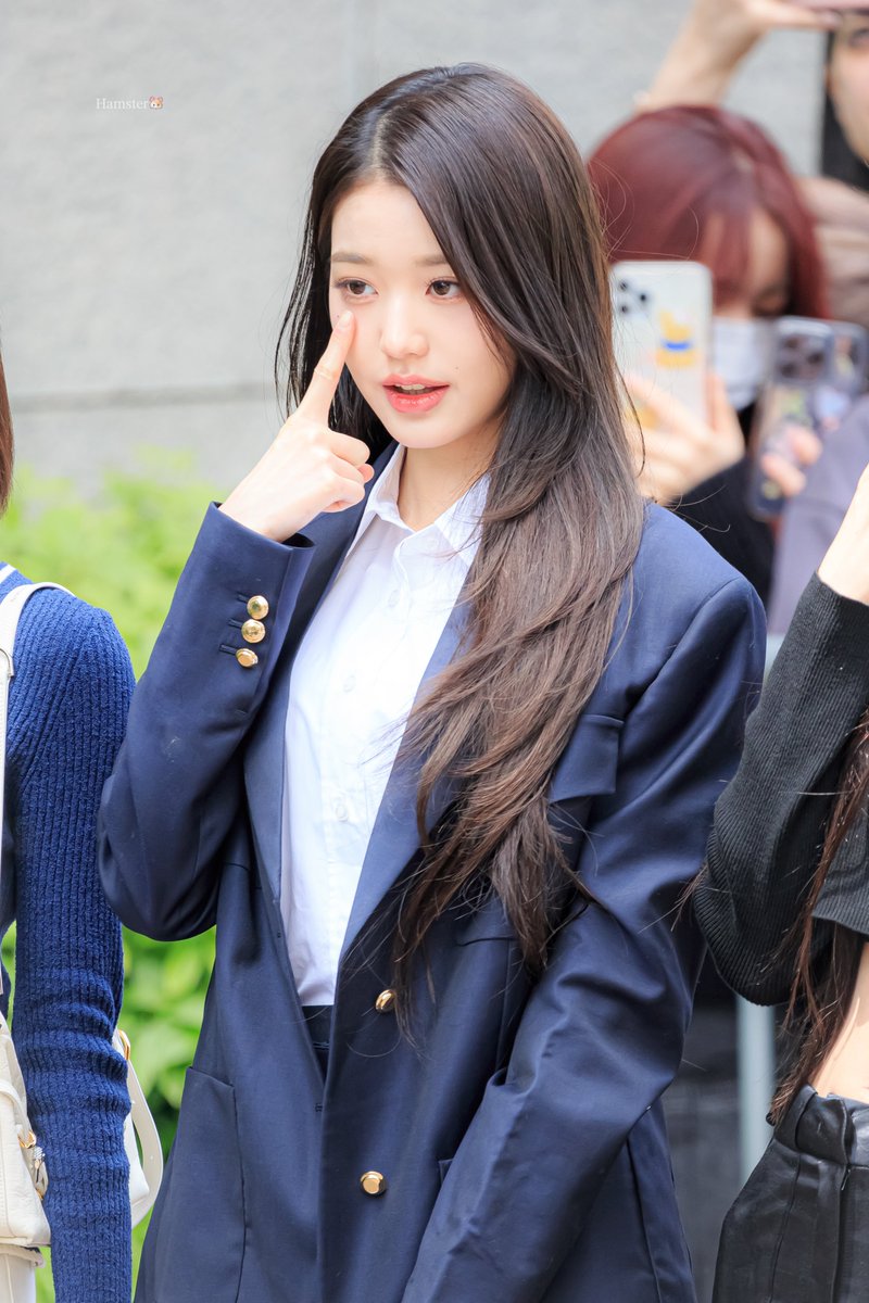 hamster705's tweet photo. #AprilFoolsDay

#아이브 #IVE #장원영 #WonYoung https://t.co/nJiJGdYT3e