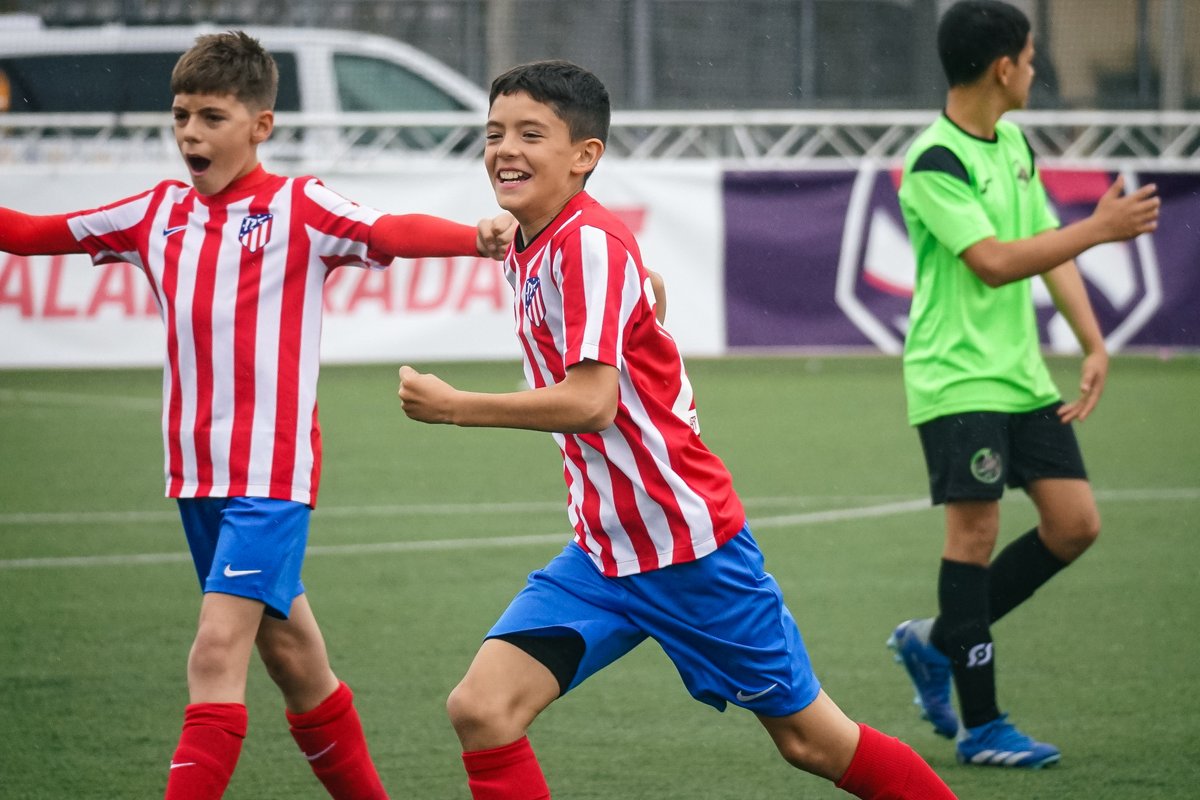 CMTorneo's tweet photo. Algunos de los momentos de este PENÚLTIMO PARTIDO!!

El @OrigenAndaluz  y el @Atleti  se disputarán en este partido los puestos 3º y 4º del XV Torneo Ciudad de Murcia ⚡

Suerte!💪 https://t.co/0G2SF5zbeJ
