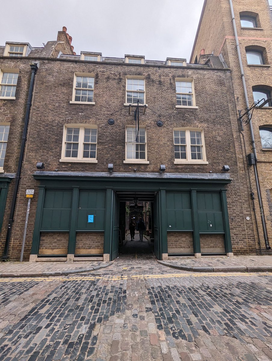 SELondonBoozers's tweet photo. Captain Kidd 108, Wapping High Street #E1W 🍻 https://t.co/0iFcpohQN4