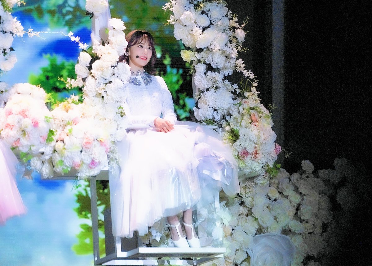 _hongsungmin's tweet photo. #만우절 #AprilFoolsDay
🌸💐🌈

#IZONE #아이즈원 #アイズワン
#LE_SSERAFIM #사쿠라 #김채원
#야부키나코 #矢吹奈子 #조유리 https://t.co/aFnZVTnfEb