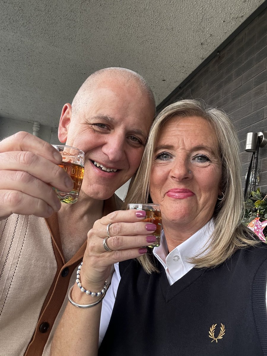 laura_scfc's tweet photo. Anyone for #pregig #shotshots?
Off to see @ChainskaBrasika β¦ cheers!! https://t.co/XGQzQkIVVI