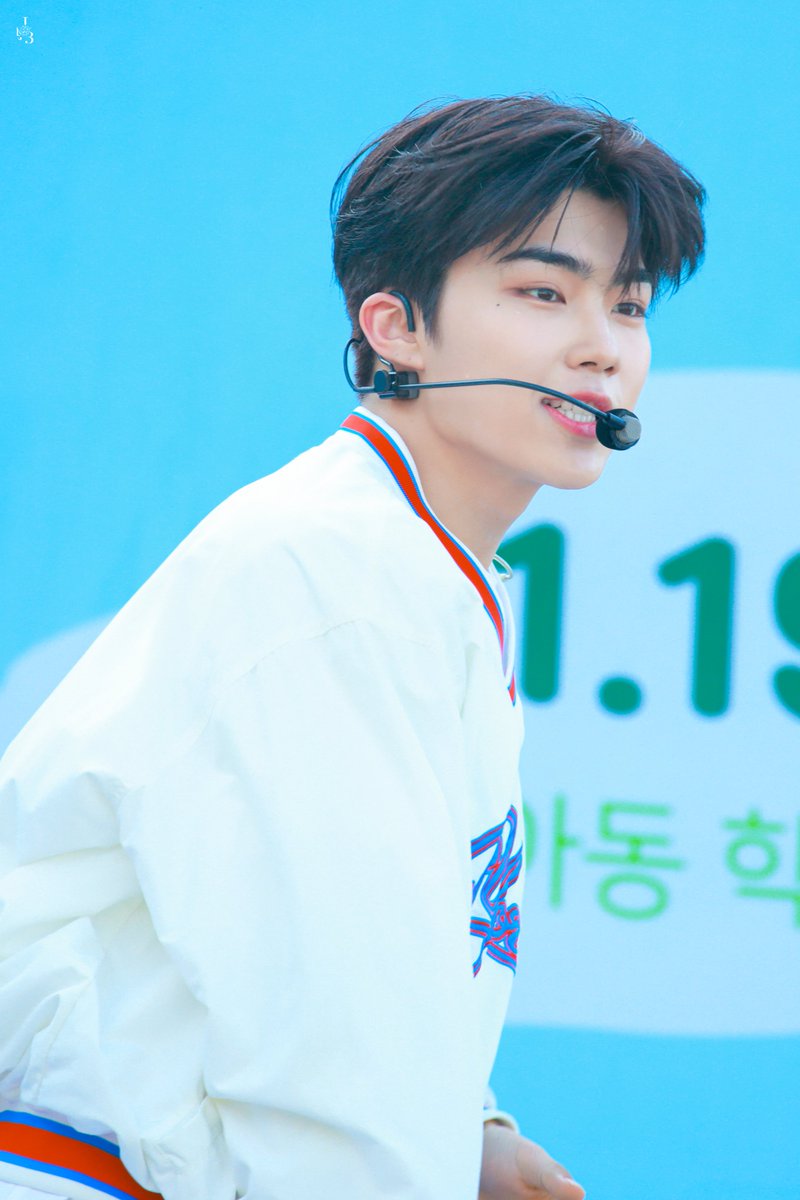 230909 그린 리본 콘서트💙
필승 청량 건욱📷 

#PARKGUNWOOK #박건욱 #パク・ゴヌク #ZEROBASEONE #ZB1 #제로베이스원 
#AprilFoolsDay #만우절