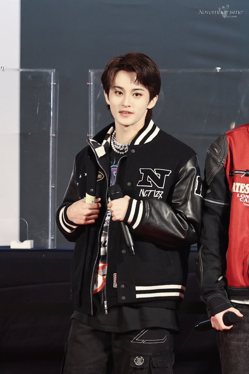 November_isme's tweet photo. #HappyAprilFoolsDay
 #mark #MARK #MARKLEE
 #마크 #엔시티 #이마크 https://t.co/6lUlXaEahw