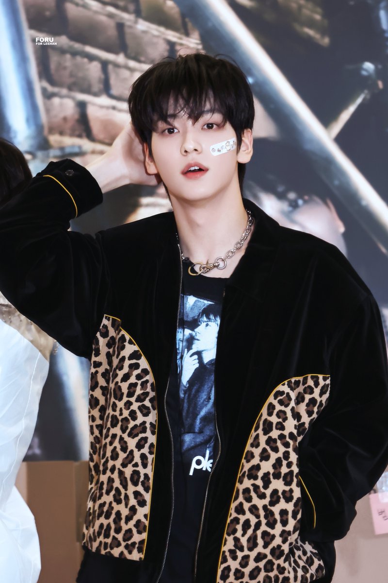 foru1020's tweet photo. #TXT #수빈 #SOOBIN 
#TOMORROW_X_TOGETHER
#AprilFoolsDay https://t.co/6mVwCPeXQW