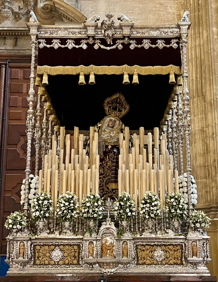 DoloresSanJuan's tweet photo. ✝️ Los tronos procesionales ya se encuentran preparados para el traslado del Cristo de la Redención y su Madre de los Dolores de vuelta a San Juan, que dará comienzo a las 20.15 horas

❤️🗡️ #cofradíasMLG https://t.co/e0CGzmQhBV