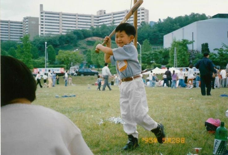 thejunghaein's tweet photo. 1988 gave us the bestest boy in the world.

HAPPY JUNG HAEIN DAY https://t.co/8xfFk3lWKo