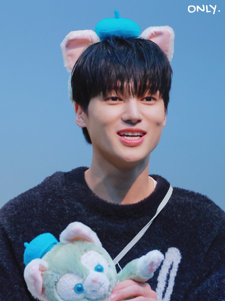 𝗢𝗡𝗟𝗬. tweet media