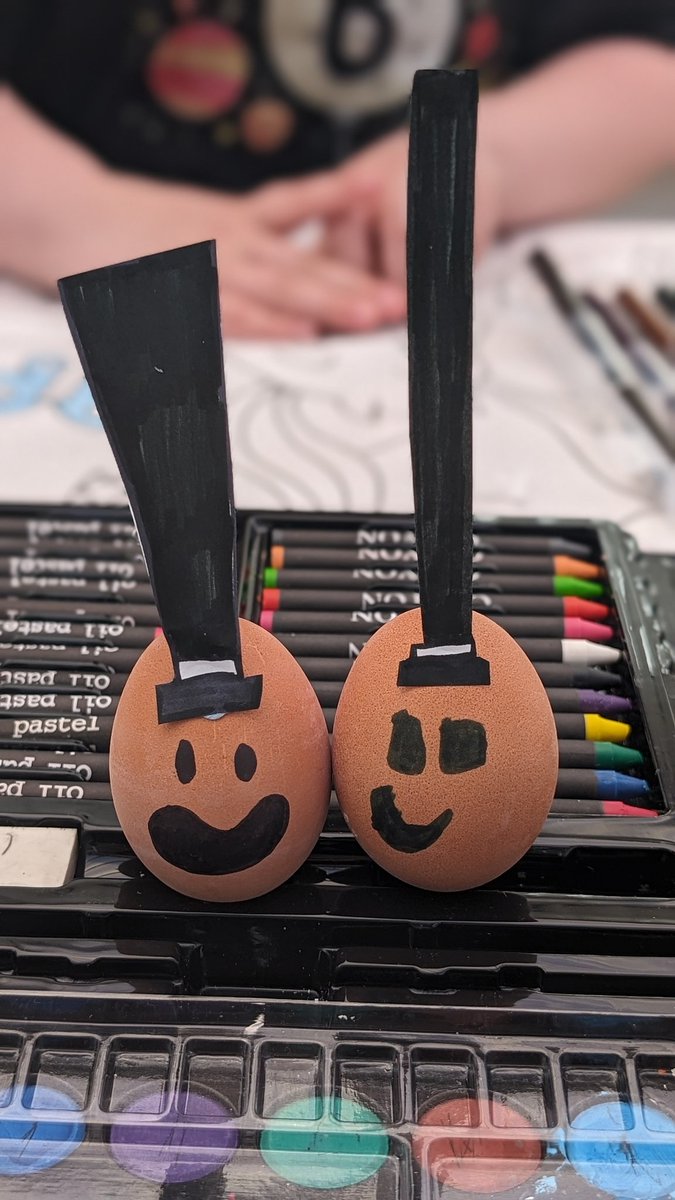 Easter Art-fernoon with a couple of Bumbles...

h/t <a href="/markbradleyart/">Mark Bradley - No longer on X, find me on Bluesky</a>