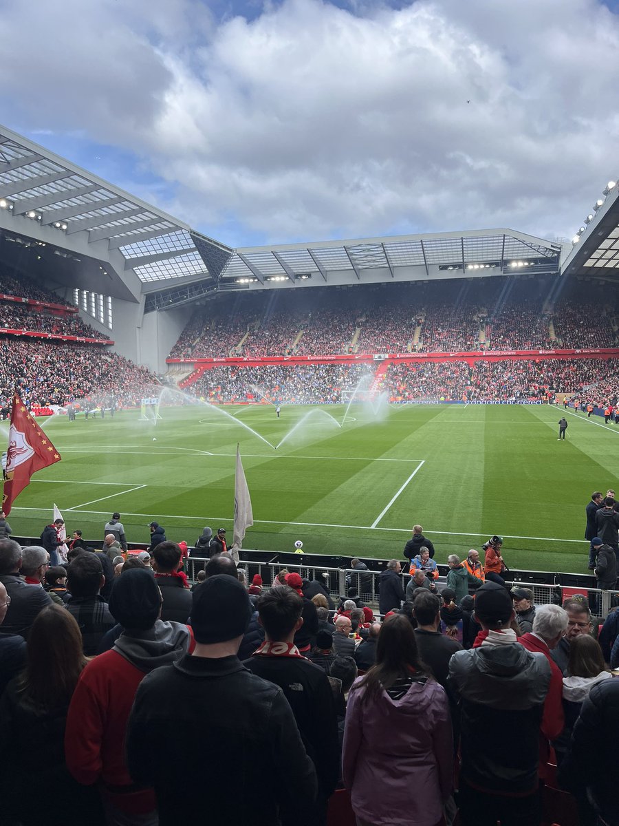 shaun_acky's tweet photo. Up the fucking reds ❤️ https://t.co/Fua2FjmylB
