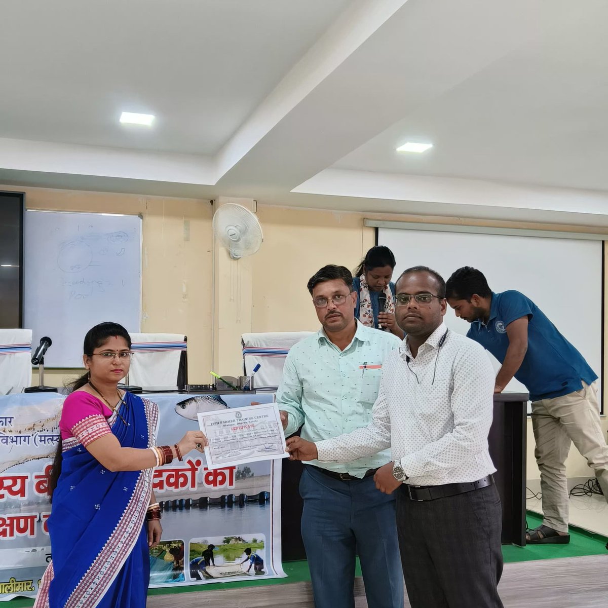 uttam70615's tweet photo. This certificate issued by The FFTC Shalimar Dhurwa Ranchi is a milestone that we are about to be inducted in the world of professionalism. I have completed a one month Training Program on "Exposure visit-cum-Training Program on Fish Culture" 

@cofsgumla https://t.co/4wXSF2iXDE