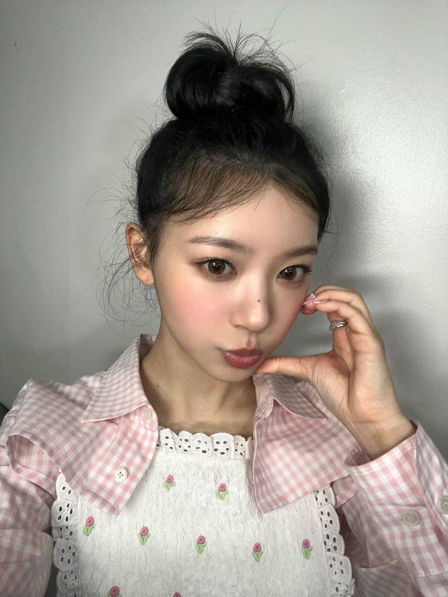 ILLIT_twt's tweet image. 안녕하세요~~!! 모카입니당☕⭐
오늘 활동1주차 끝났습니다~~!!! 🥺 💓
정말 많이 응원해주셔서 감사합니다~~❤︎❤︎
아직 많이 남았으니까 계속 지켜봐주세용^ ^!!
사랑해요~~~❤︎

#ILLIT #아일릿 #MOKA #모카