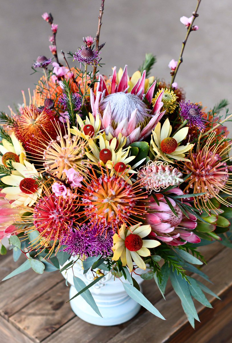 Happy Easter! May you be inspired by the joy, hope and renewal found in this beautiful season. 🍃🌷🌸💫🌼🌷🌿 #inspiredbynature #fabulousflorals #proteas #blessed #alittlebeautyeveryday