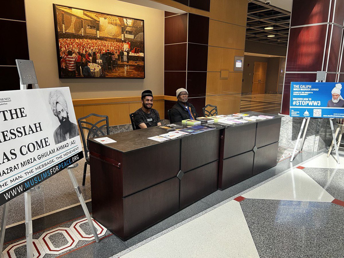 MuslimYouthCol's tweet photo. Shining “light” Tabligh stall held at The Union of The OSU in Columbus! https://t.co/OCkyrJZOkg