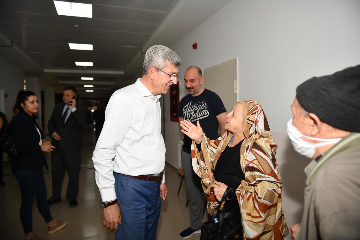 tuncerkaplan's tweet photo. 1️⃣9️⃣ Oyumuzu kullandıktan sonra okullarımızda sandık görevlilerini ziyaret ederek kıymetli hemşehrilerimizle buluştuk. https://t.co/aA4DYzOdVk