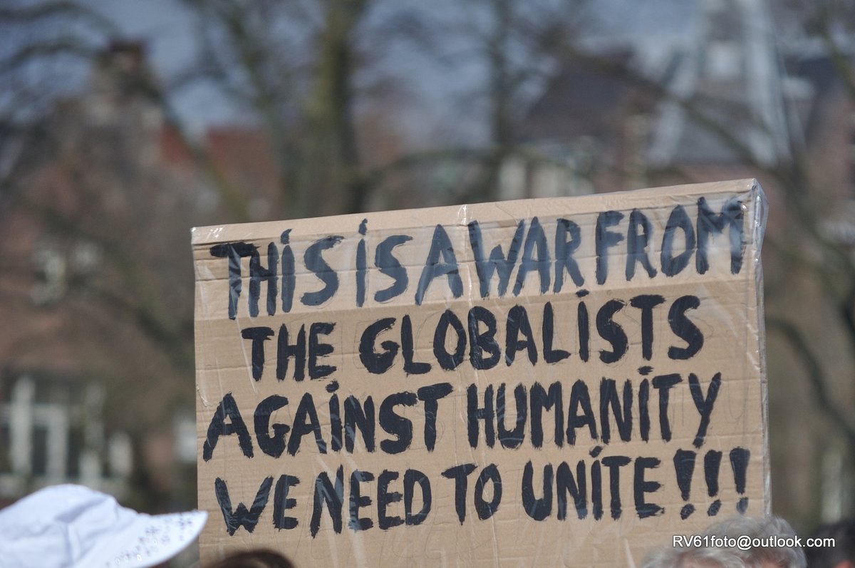 RV61FOTO's tweet photo. vrijheidsbehoud vereist weerbaarheid

#vredesmanifestatie op het #Museumplein

#vrede
#peace
#NietOnzeOorlog
#NotOurWar
#Agenda2030
#DoNotComply
#houjerugrecht
#disproportioneel
#debeleidsverantwoordelijkenhiervoorstraksnietvergeten https://t.co/O1uZUZwKdw