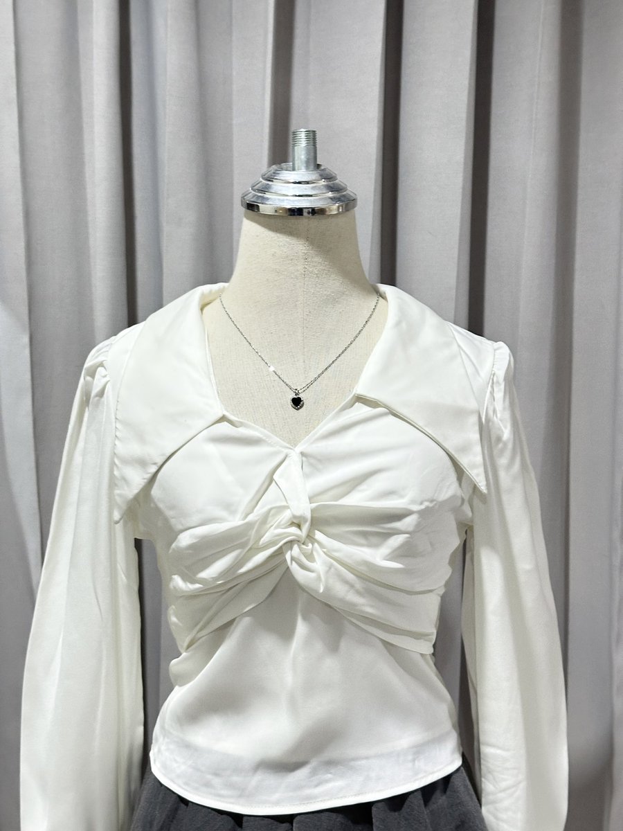 pndksb2's tweet photo. งานจีน ซิปหลัง ผ้าดีมาก งานสวย SM อก32-34 

80.-

#ส่งต่อเสื้อผ้า #ส่งต่อเสื้อผ้ามือสอง
#ส่งต่อเสื้อมือสอง #เสื้อผ้ามือสอง #เสื้อผ้ามือสองราคาถูก  #ส่งต่อเสื้อผ้ามือ2 #โล๊ะตู้เสื้อผ้า #โล๊ะตู้ #เสื้อผ้าy2k #ส่งต่อคสอ #ส่งต่อสกินแคร์ https://t.co/jkFsJfH5AI