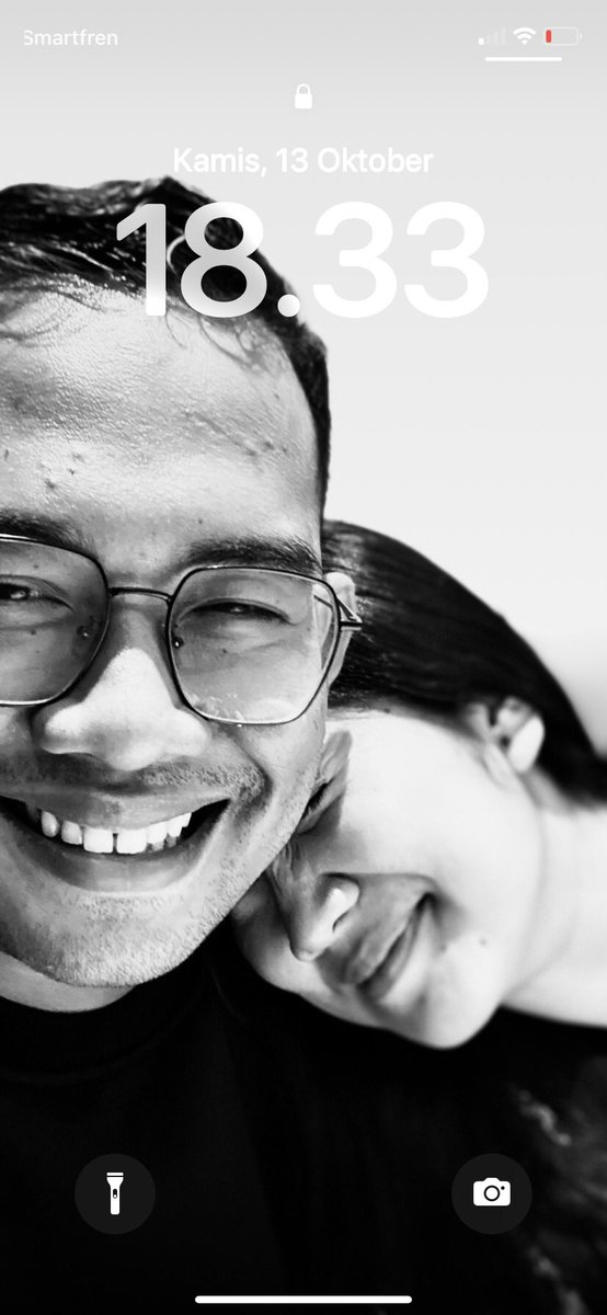Andreastriatama's tweet photo. Masih menjadi misteri, kenapa aku bisa menjadi suamimu https://t.co/b9qYwl0qHv