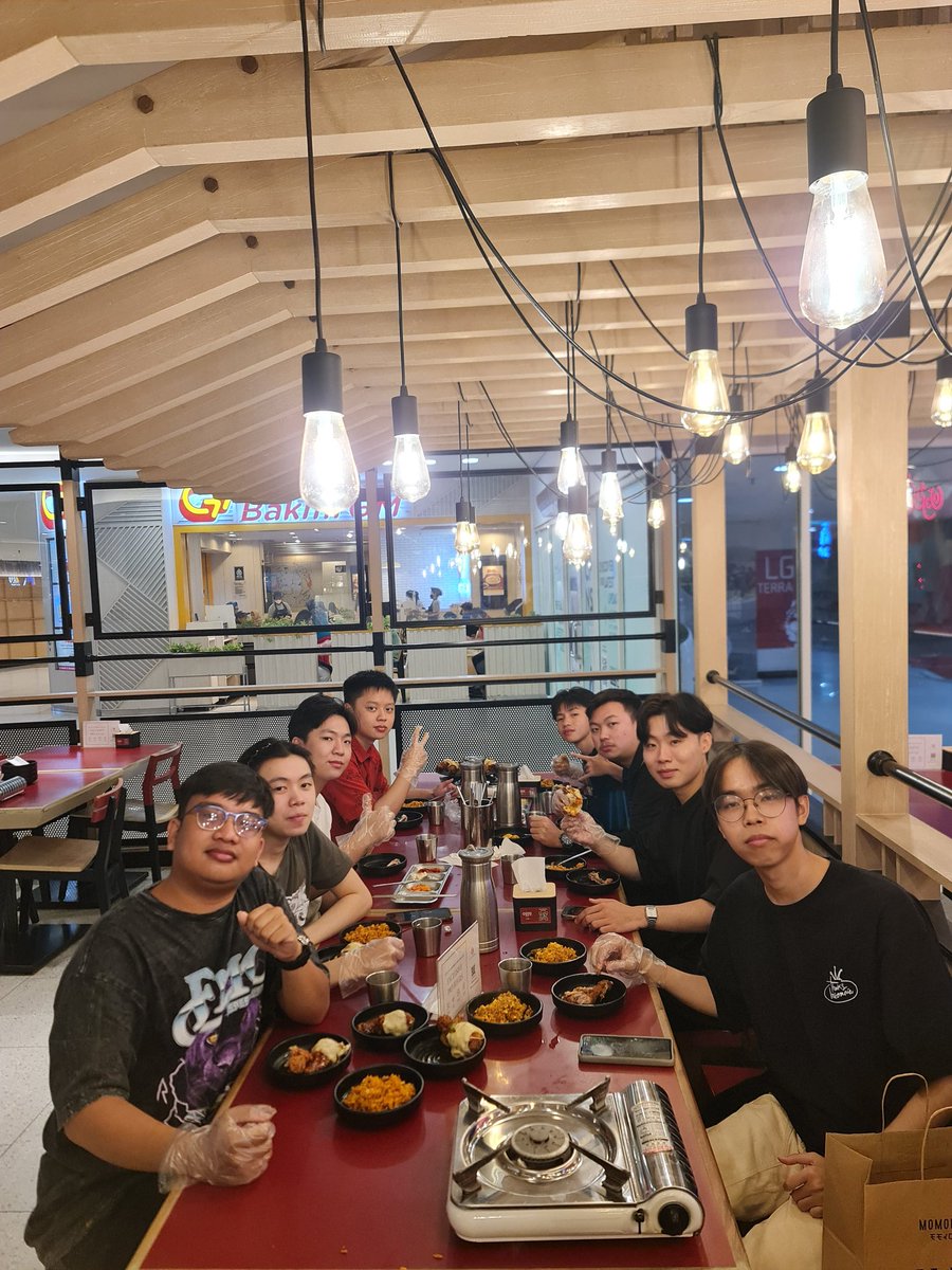 sop_janda's tweet photo. Minggu awal gw pindah kosan langsung main sama pren² ini kwkwkw https://t.co/VkkTIF217T