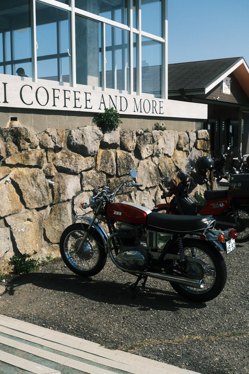 rest_hiro's tweet photo. 🫡
#fujifilm #fujifilm_xseries #fujifilmxe4 #富士フイルム #xe4 #日常 #日々 #wakayama #串本町 #和歌山県 #BSA #BSAA65 #bsaa65lightning #英車 #旧車 #bsamotorcycle #newyorkcitymotorcycles https://t.co/7z5gDtMLAC