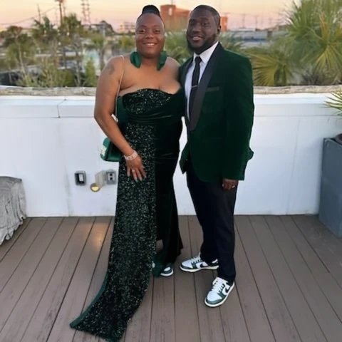 CoachFieldsII's tweet photo. This is what Black Love looks like! #Love #TheFields #NikeDunks #SneakerGala https://t.co/k7XEPnkKq4