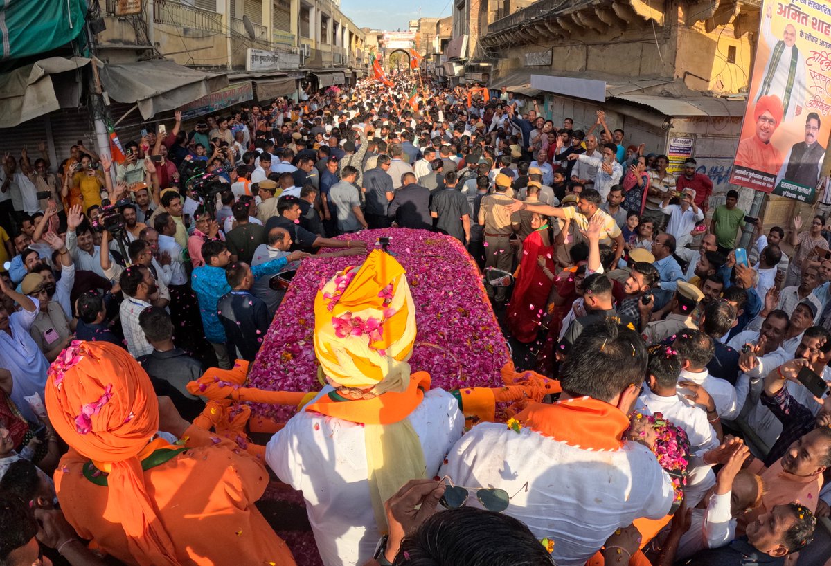 सीकर ने यह ठाना है, इस बार 400 पार जाना है। सीकर (राजस्थान) रोड-शो के कुछ अविस्मरणीय पल...