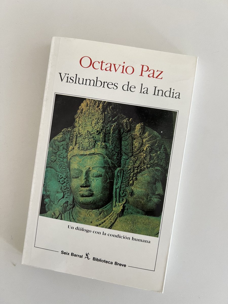 India marcó profundamente la carrera diplomática y sensibilidad poética y literaria de Octavio Paz. En el 110 aniversario de su natalicio, vale la pena leer, o releer, su “Vislumbres de la India”. #MemoriasDiplomáticas.