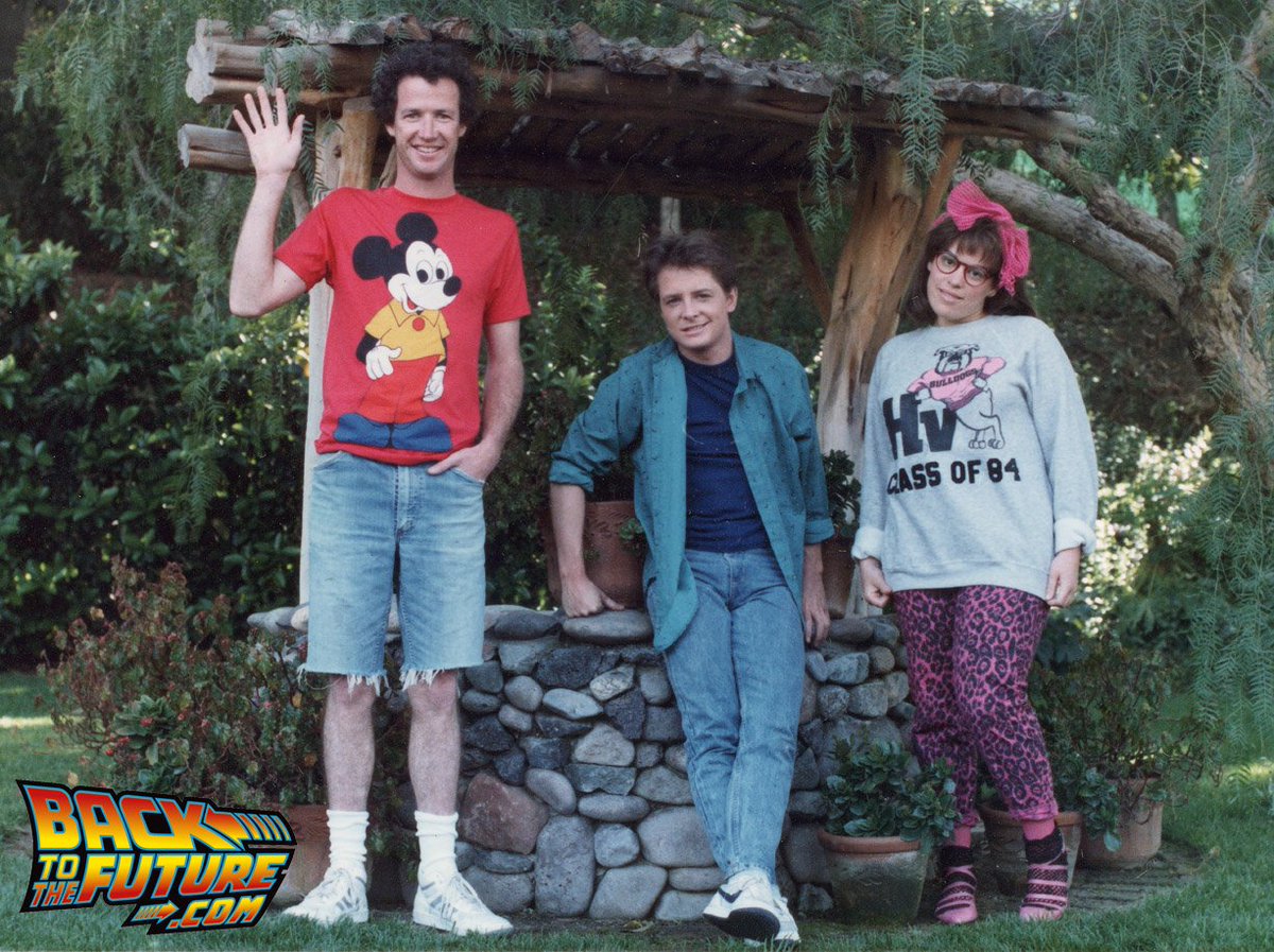 JuanC_Rdgz's tweet image. 🎬 Happy Birthday Marc McClure 🎂🎬
#MarcMcClure #BacktotheFuture #BacktotheFuturePartII #BacktotheFuturePartIII #DaveMcFly #HappyBirthdayMarcMcClure