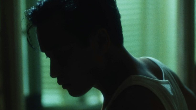 수년째 사월 일일은 <아비정전>(1990)으로 시작

感情所困無心戀愛世
마음이 피로하여 더 이상 세상을 사랑할 여유가 없다