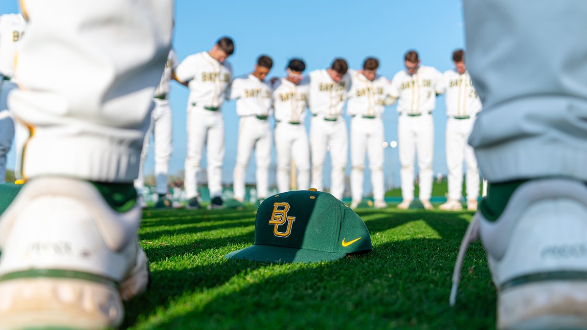 He is risen, indeed! ✝️ Happy Easter, Baylor Family 💚 #SicEm 🐻⚾️ | #Together