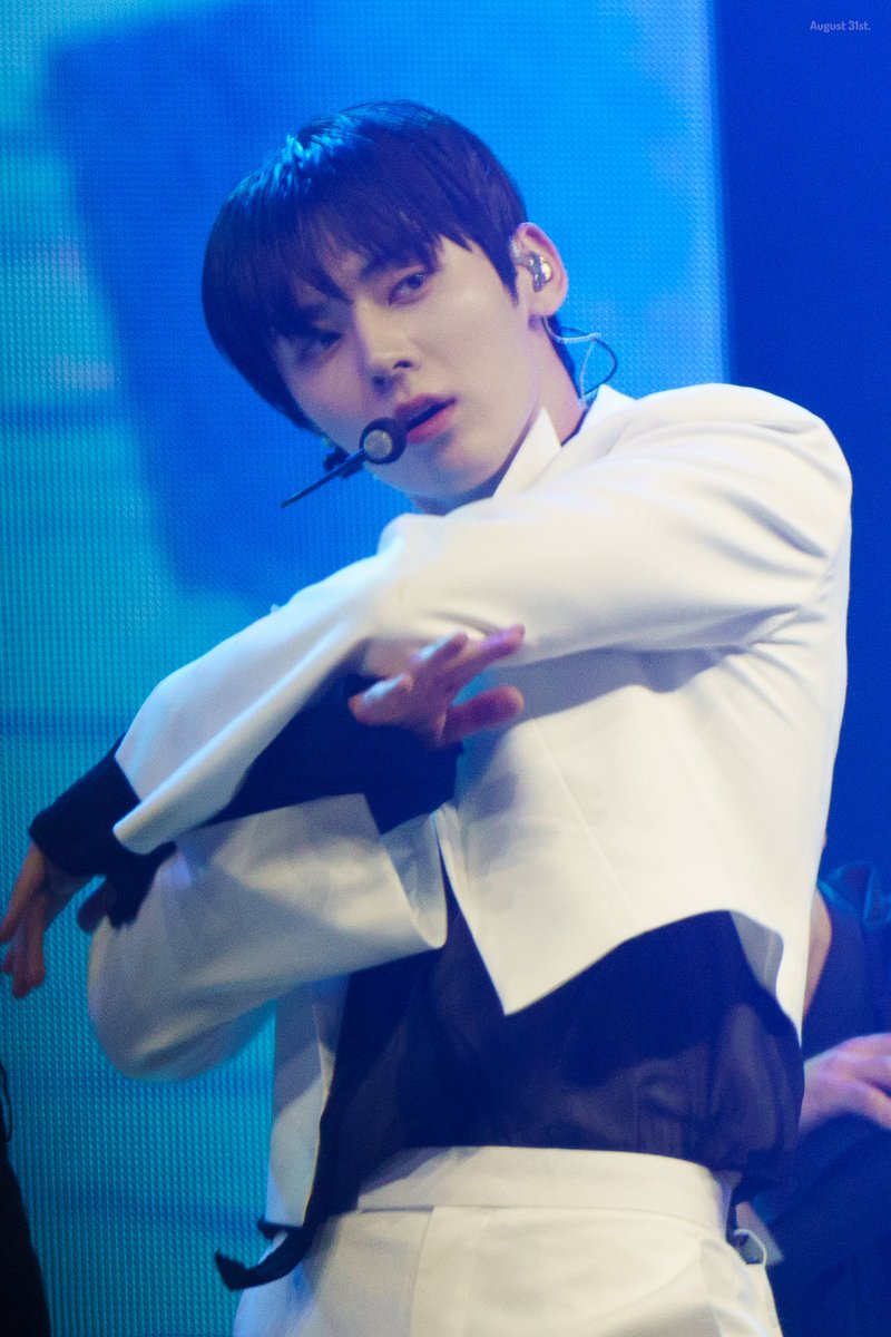 August31_2018's tweet photo. [230610] 2023 WEVERSE CON FESTIVAL

#황민현 #HWANGMINHYUN 
#AprilFoolsDay https://t.co/kqlBUOEitY
