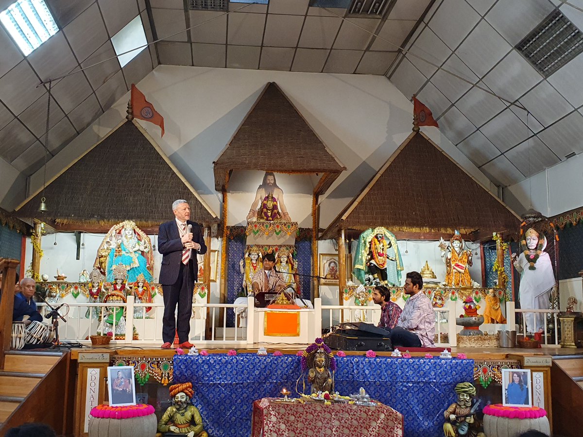 31.03.2024
Attended Hanuman Chalisa - healing gathering with prayers for HM The King Charles III and Princess of Wales Kate, on this afternoon at international Siddhashram Shakti Centre in Harrow, London.