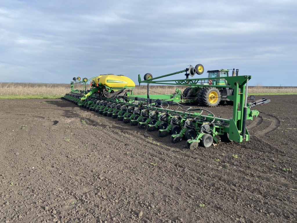 Arranco la siembra de girasol en Rumania 🇷🇴. 7,500 ha por delante