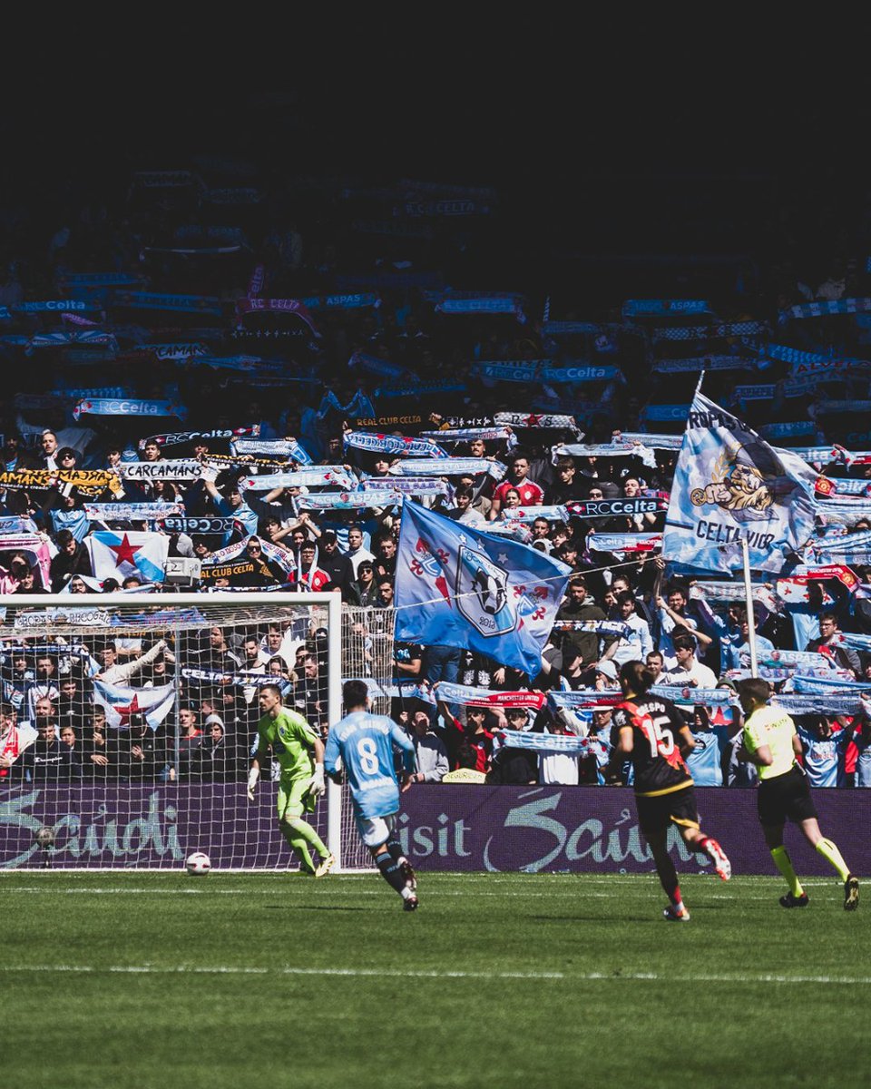 🫒🗣️🎶

É dificil atopar algo máis fermoso que #OliveiraDosCenAnos cantada a capella durante un partido 🩵