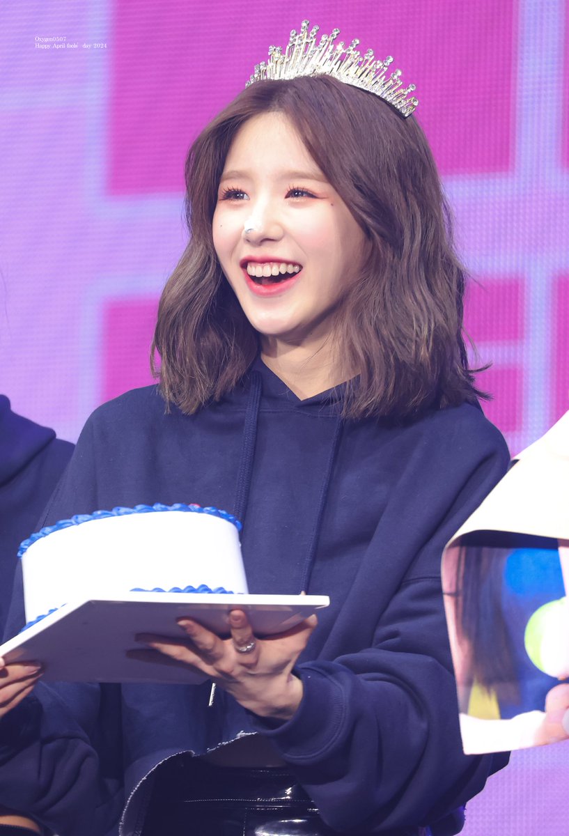 oxygen0507's tweet photo. 240401 
Happy April Fools Day
#HappyAprilFoolsDay #AprilFoolsDay #만우절 

#희진 #HeeJin #ヒジン #ARTMS https://t.co/cKPwVPj33S