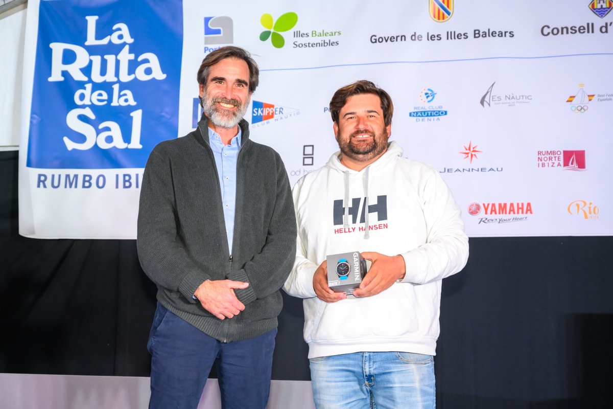 ⌚️ Un año más Garmin, electrónica oficial de La Ruta de la Sal Rumbo Ibiza , entregó al ganador absoluto de la Versión Denia un quatix® 7, practico reloj inteligente ideal para la navegación a vela.

⛵️ En la imagen Amador Magraner, armador del velero Carabela 32 Celeste di Mare