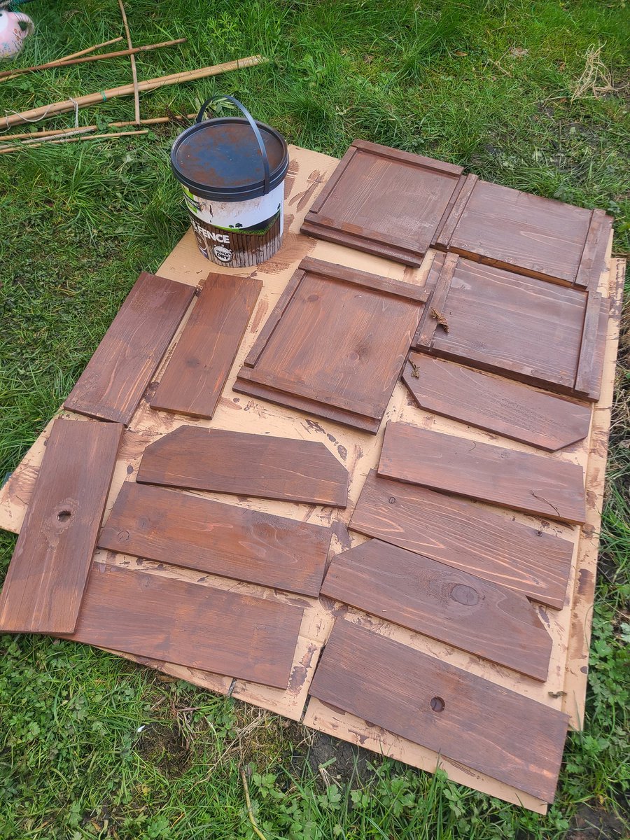 Painting my planters! 🌞