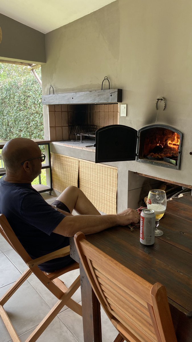 Mi papá siempre quiso un horno de barro y ahora está obsesionado al punto que me acaba de decir “esto es como plantar un árbol o tener un hijo” akdjs tan varón vas a ser