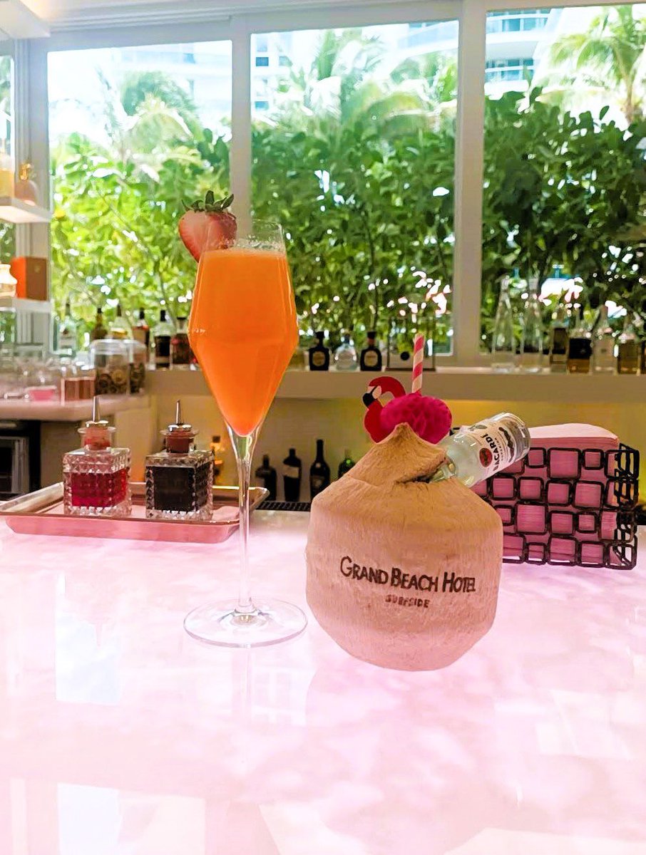 Spring has sprung in Miami and so have the flavors of our favorite cocktails! buff.ly/2J4OII7 #grandsurfside #lobbybar #springinmiami #tropicalcheers #sunnysips #miami #hotellife #cheerstocolor #cocktailtime #cocktails #cocktailoclock #vacationmode #sundayfunday