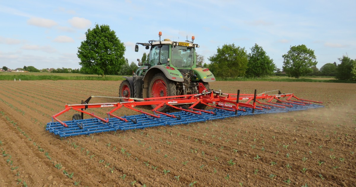 OPICOag's tweet photo. OPICO's mechanical weeding Comb Harrows offer ultimate contour following ability on uneven ground, on every working width up to the widest 27m model ↔️

Suitable for both organic &amp; non-organic systems - discover more here: https://t.co/wlX0OY5Aro https://t.co/2H9VpORue1