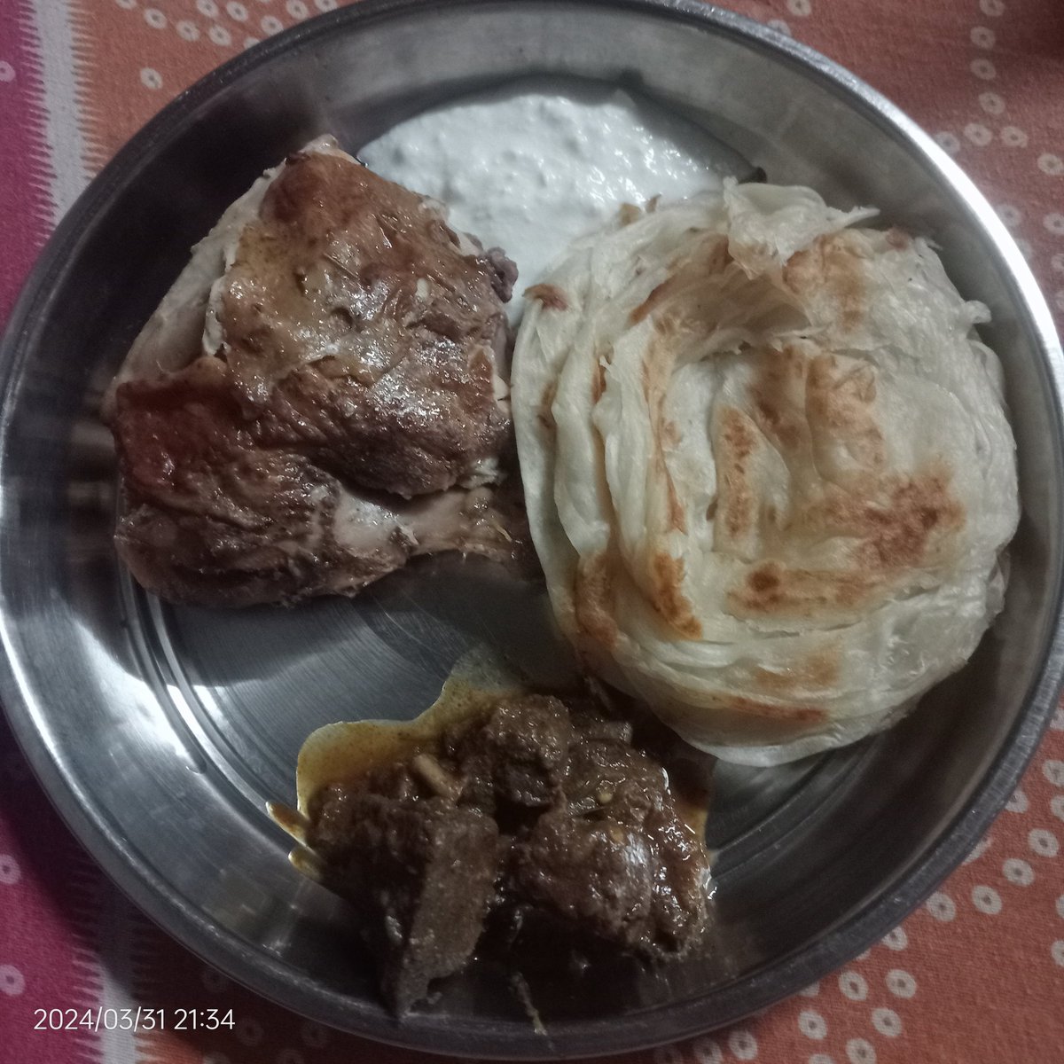 #EasterSunday2024
#Dinner 🫣🤗
Parotta GrilledChicken PepperLiver Curd😍

Unga Share eduthukonga Makkaley 🤗