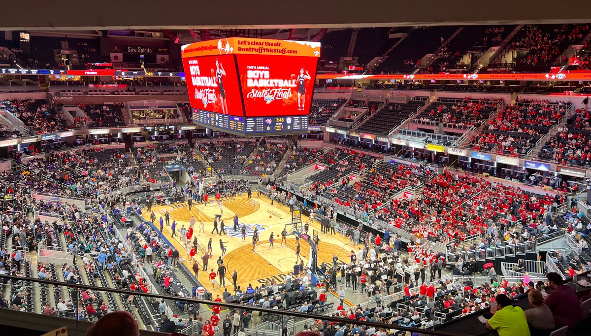 In 49 other states, it’s just basketball. Another memorable day of @IHSAA1 Boys Basketball State Championships. Grateful for my job and the support from my fam! @brianclewis