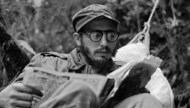 Desde #CubaMined saludamos el día del libro cubano. De Martí y Fidel también aprendimos el valor y la pasión por la lectura
#JoséMartí 'Leer es crecer'
#FidelPorSiempe ' (...) tenemos que rescatar el valor del libro y el amor por la lectura'