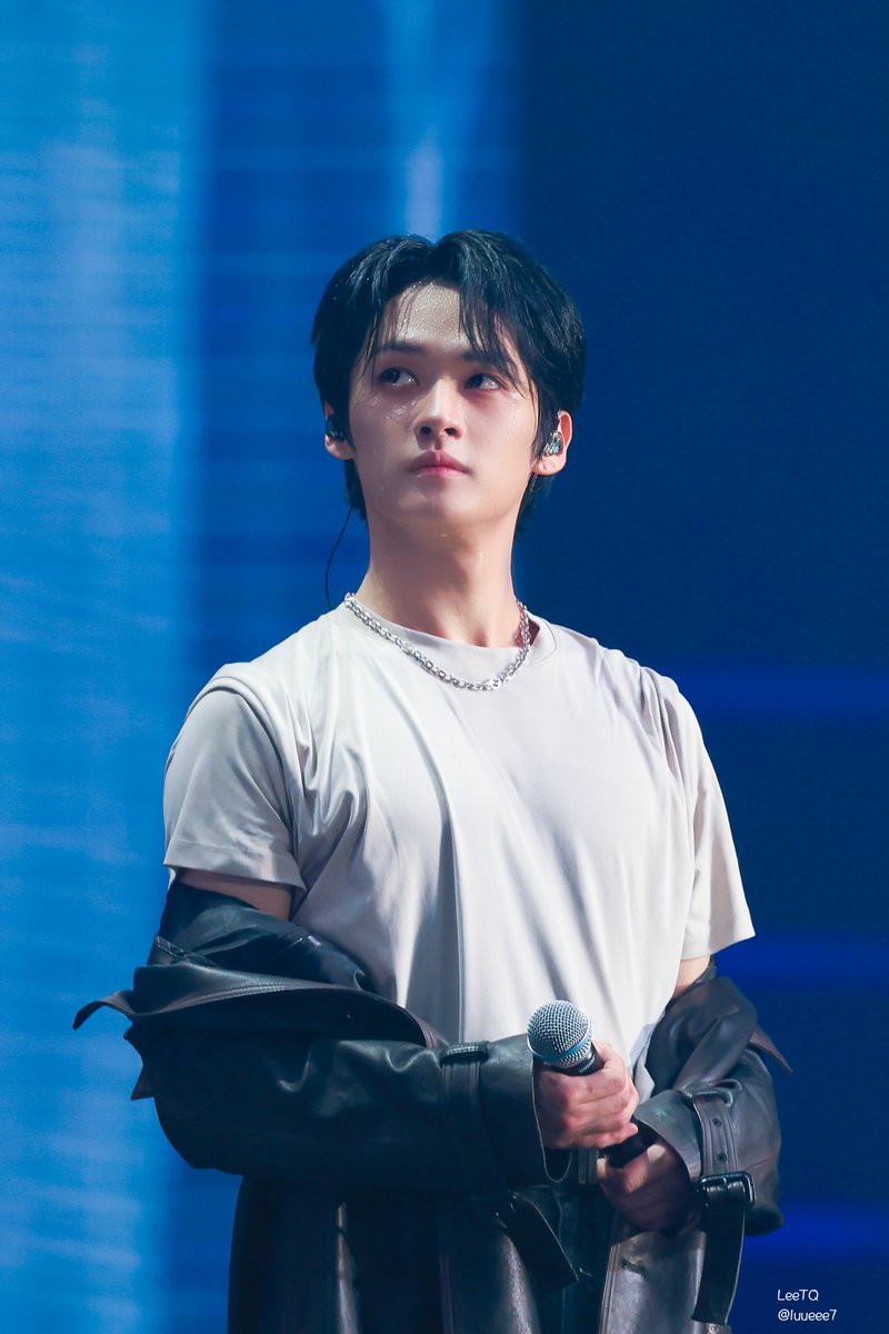 luueee7's tweet photo. 그동안 못올렸던거..2

#AprilFoolsDay #만우절
#Straykids #스트레이키즈  
#Leeknow #리노 https://t.co/cy99jZ9wdg